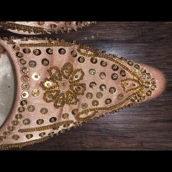 LuvShoes needed heels - Picture 3 of 3